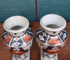 8915AP - Pair Derby Urns (5)