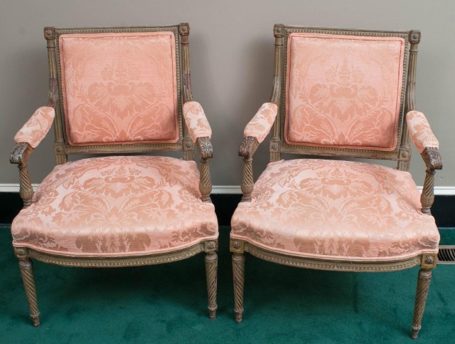9025FP - Pair of Fauteuils (1)