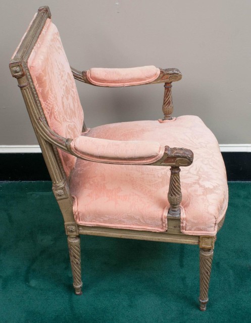 9025FP - Pair of Fauteuils (7)
