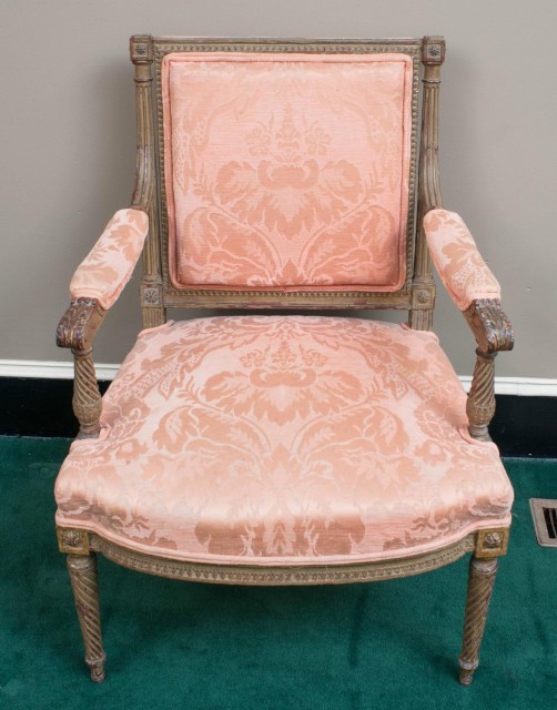 9025FP - Pair of Fauteuils (8)