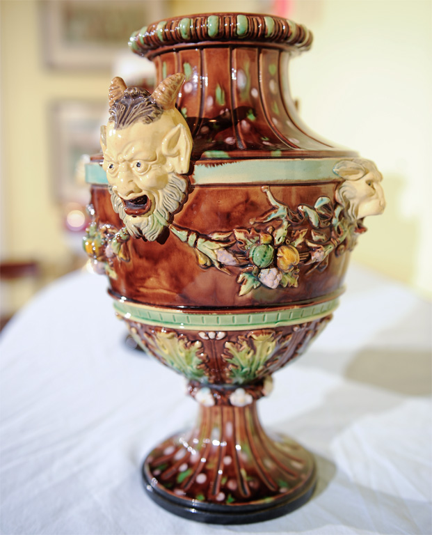 7428AN-Majolica Urns (1)