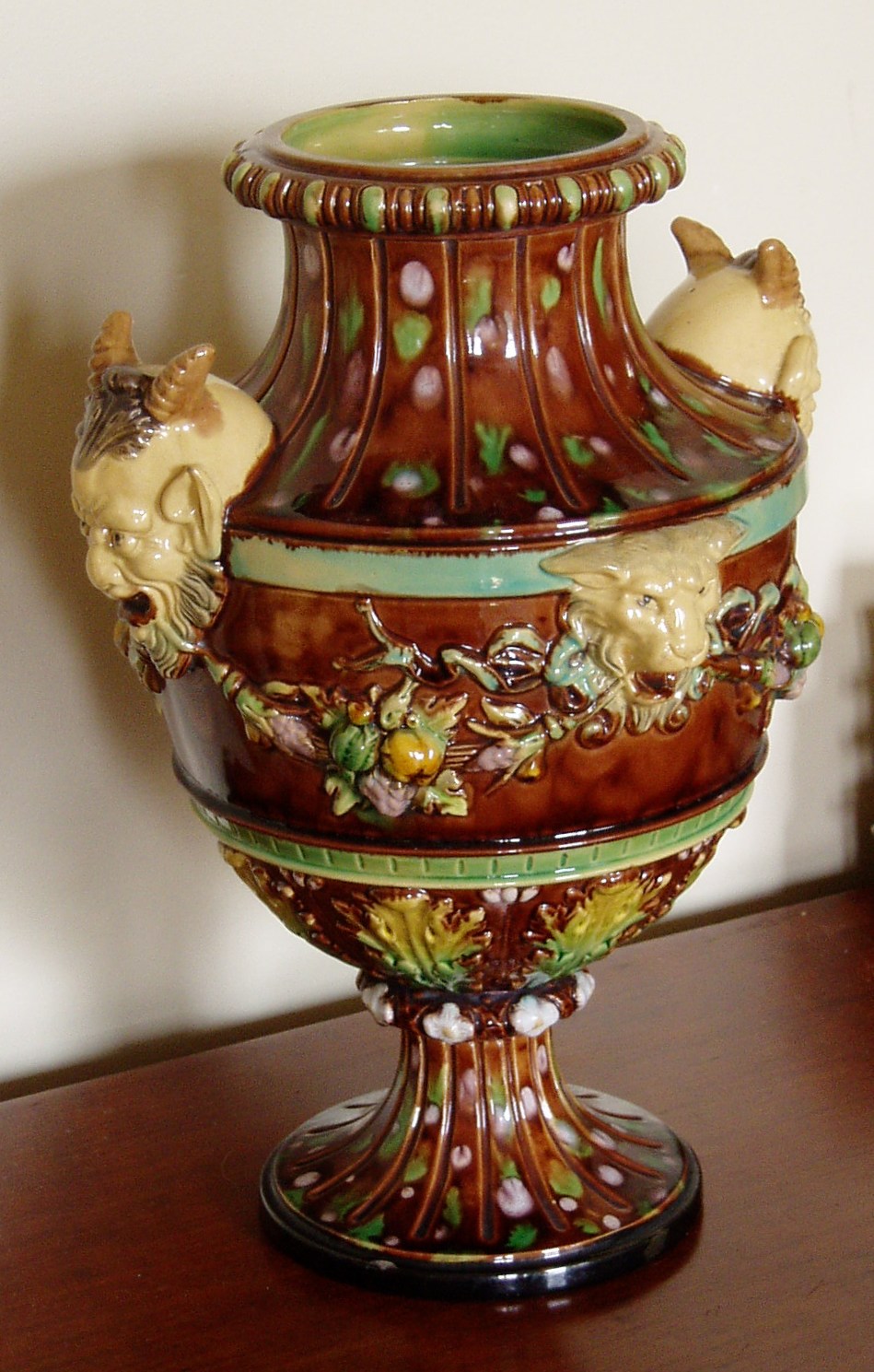 7428AN-Majolica Urns (10)